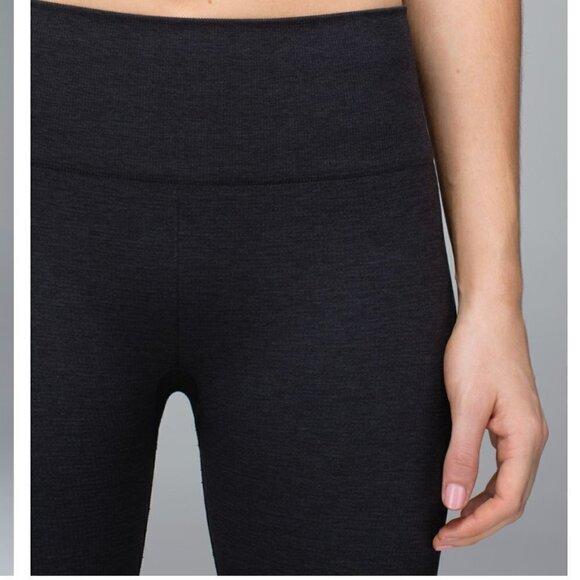 Lululemon Seamlessly Street Crop Black - Picture 14 of 16